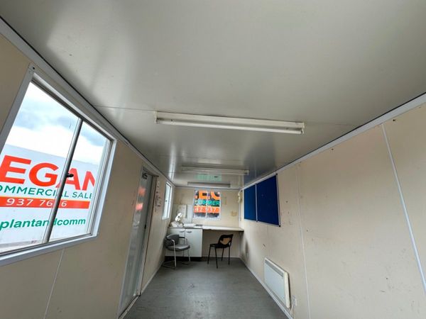20 X 8 SITE OFFICE CONTAINER CABIN....655P 357909019