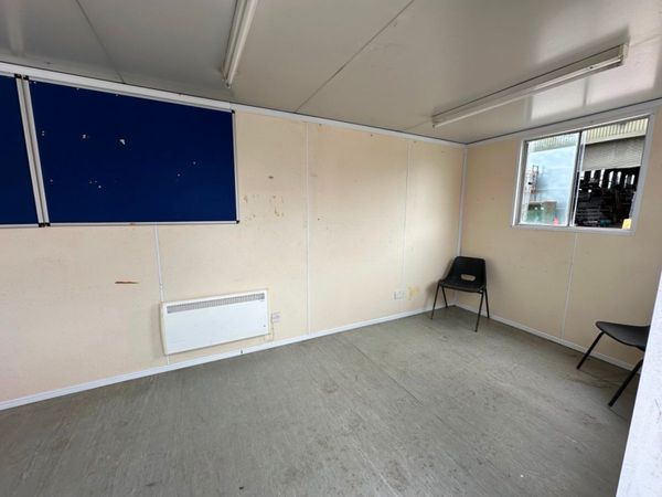 20 X 8 SITE OFFICE CONTAINER CABIN....655P 357909021