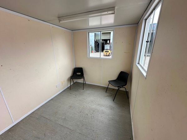 20 X 8 SITE OFFICE CONTAINER CABIN....655P 357909022