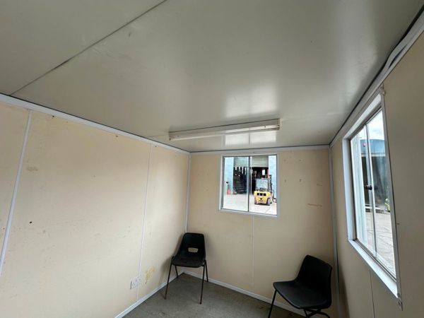 20 X 8 SITE OFFICE CONTAINER CABIN....655P 357909023