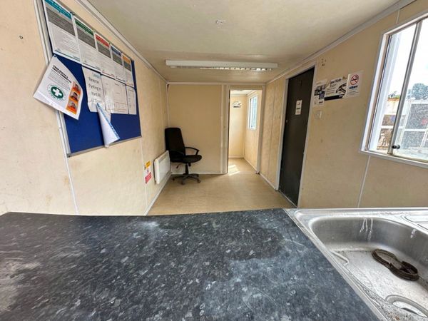 20 X 8 site office , double room , kitchen ....65 357909116