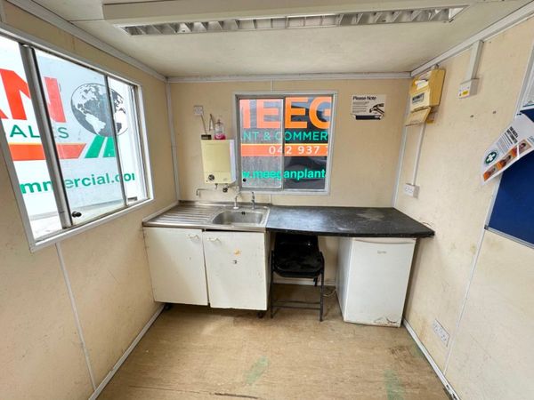 20 X 8 site office , double room , kitchen ....65 357909127