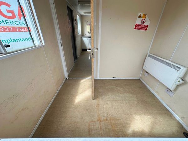 20 X 8 site office , double room , kitchen ....65 357909120