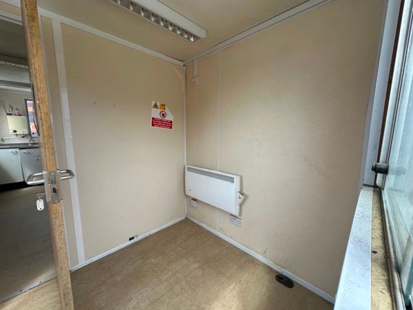 20 X 8 site office , double room , kitchen ....65 357909122
