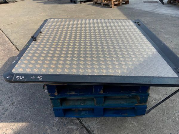 TOYOTA HILUX MOUNTAIN TOP LOAD COVER......441. 357902058