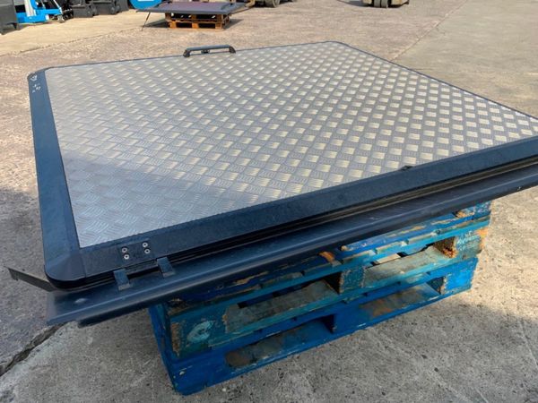 TOYOTA HILUX MOUNTAIN TOP LOAD COVER......441. 357902061