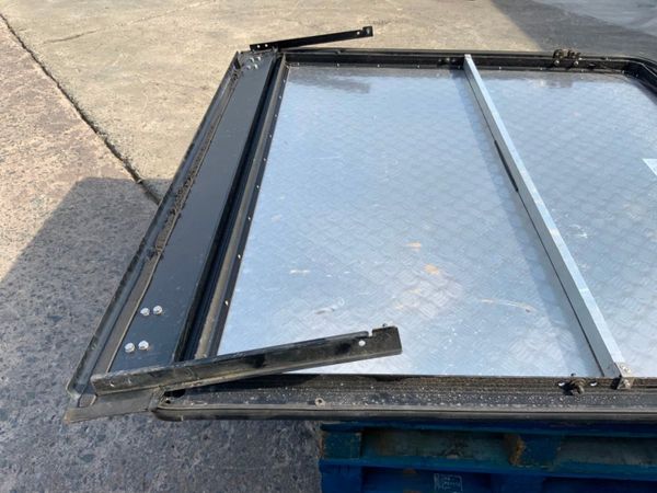 TOYOTA HILUX MOUNTAIN TOP LOAD COVER......441. 357902070