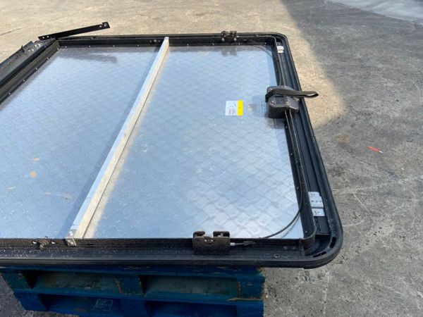 TOYOTA HILUX MOUNTAIN TOP LOAD COVER......441. 357902071
