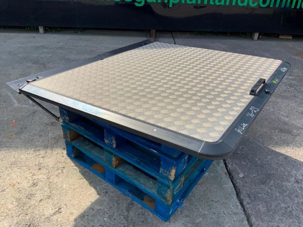 TOYOTA HILUX MOUNTAIN TOP LOAD COVER......441. 357902073