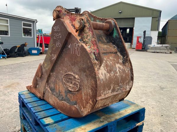 24" STRICKLAND  BUCKET.......65mm PINS...1198t. 357910854