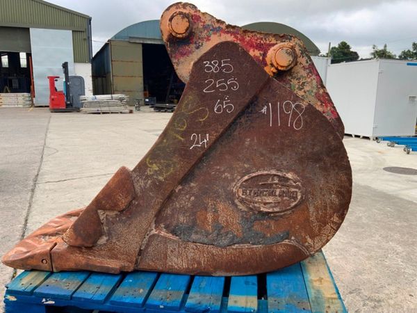 24" STRICKLAND  BUCKET.......65mm PINS...1198t. 357910855