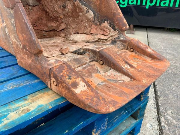 24" STRICKLAND  BUCKET.......65mm PINS...1198t. 357910860