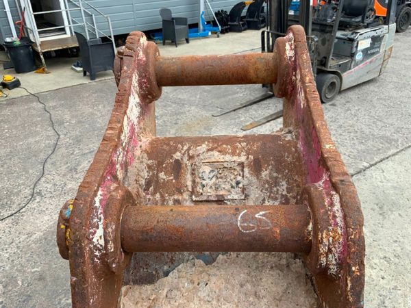 18" STRICKLAND BUCKET.......65mm PINS.......1197t. 357911517