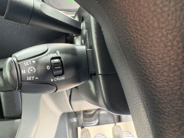 Vauxhall Vivaro 357993153