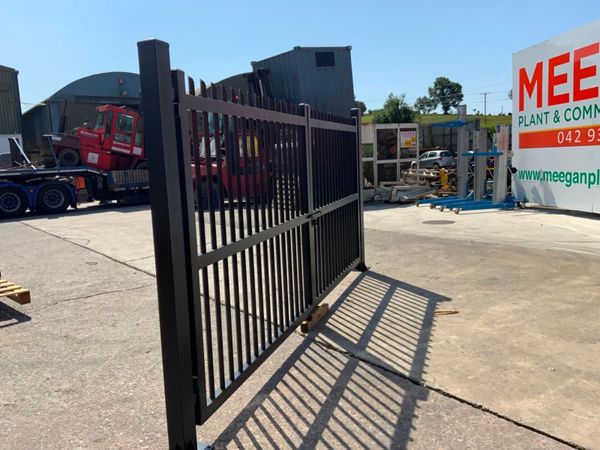 UNUSED 4.0mts ENTRANCE GATES & POSTS...3394. 358013072