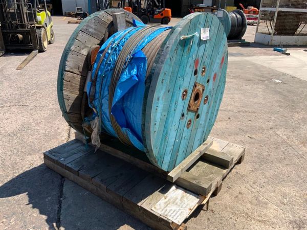 28mm WIRE ROPE.......410mts LONG.......4052 358021278