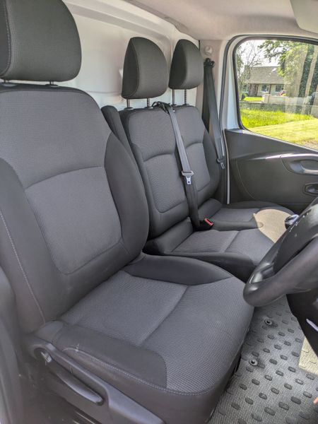RENAULT TRAFIC  NEW DOE  06/26 358034238