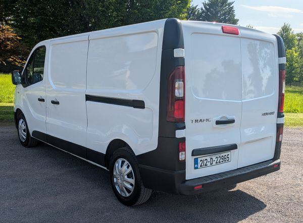 RENAULT TRAFIC  NEW DOE  06/26 358034308