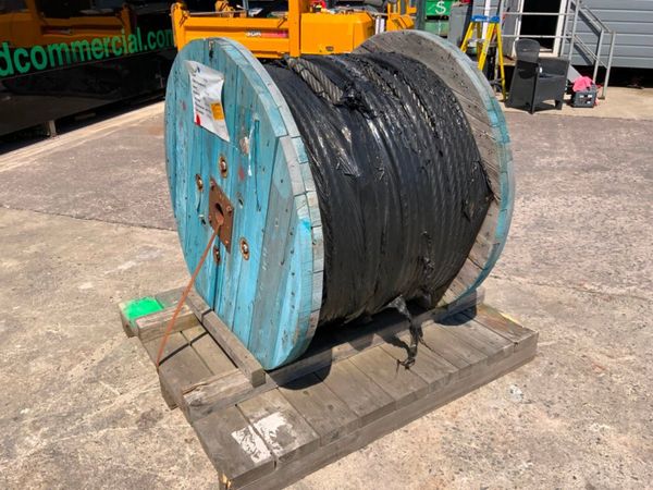 581mts x 28mm WOVEN WIRE ROPE........3960. 358036986