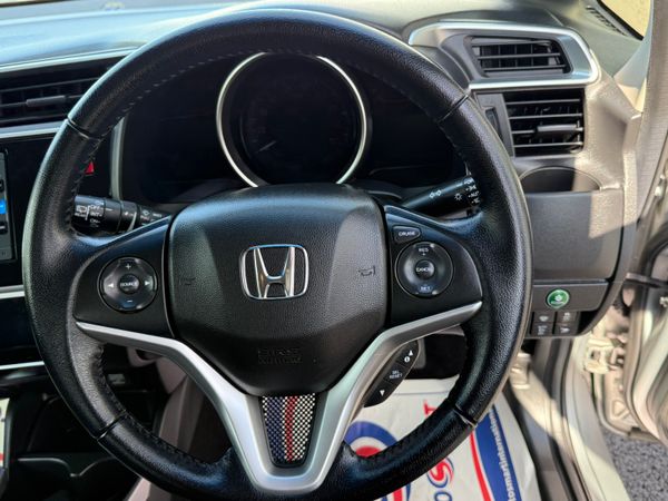 2016 Honda Jazz/Fit 1.5 Hybrid auto Top Specs 358080902