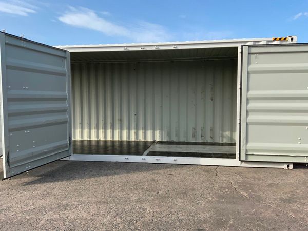 40ft HI CUBE, SIDE DOOR STORAGE CONTAINER....4017. 358099045