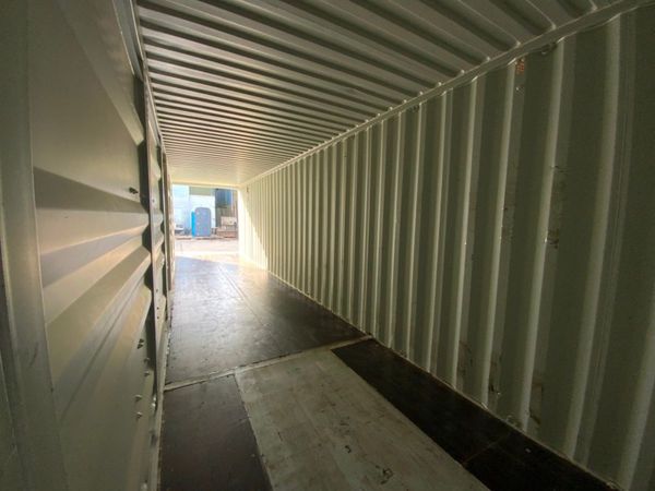 40ft HI CUBE, SIDE DOOR STORAGE CONTAINER....4017. 358099041