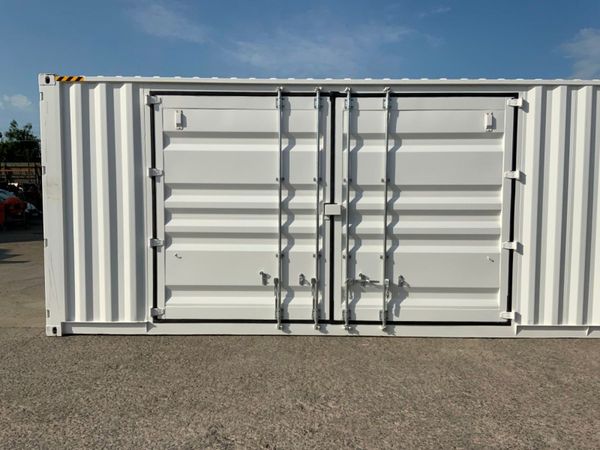 40ft HI CUBE, SIDE DOOR STORAGE CONTAINER....4017. 358099678