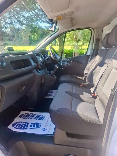 Renault Trafic 2020 DOE 6/26 358104352