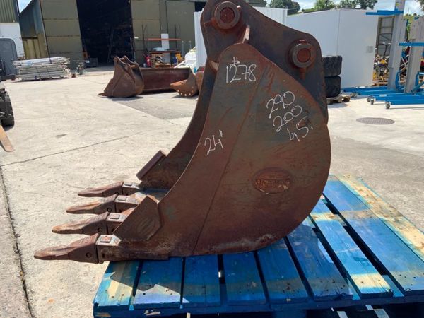 24" STRICKLAND BUCKET........45mm PINS.......1278 358112445