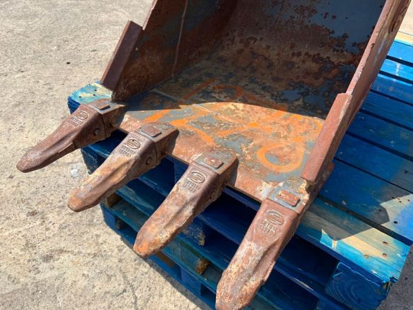24" STRICKLAND BUCKET........45mm PINS.......1278 358112446