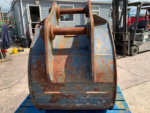 24" STRICKLAND BUCKET........45mm PINS.......1278 358112441