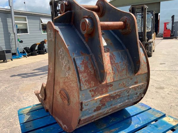 24" STRICKLAND BUCKET........45mm PINS.......1278 358112442