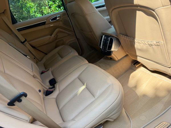 Porsche Cayenne 2015 only 98,000kms 358125709
