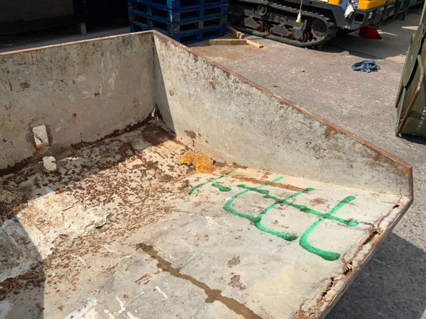 1500lt BUILDER RUBBLE TIPPING SKIP.......777-1. 358141535