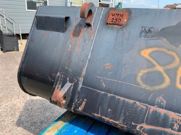 86" JCB TELEPORTER LOADER BUCKET....1139.. 358143473