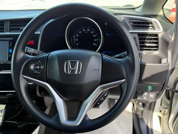 2015 Honda Fit 1.5 Hybrid Automotic Low Miles 45K 358184318