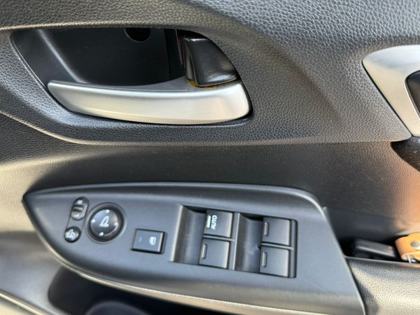 2015 Honda Fit 1.5 Hybrid Automotic Low Miles 45K 358184321