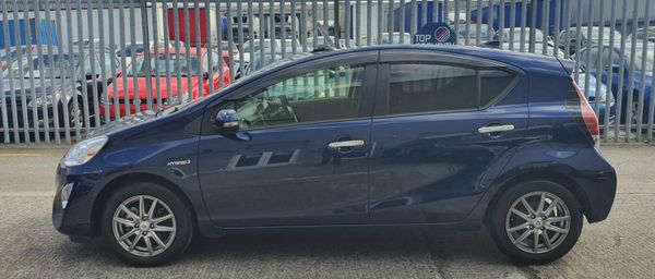 2017 TOYOTA AQUA HYBRID AUTOMATIC 358248705