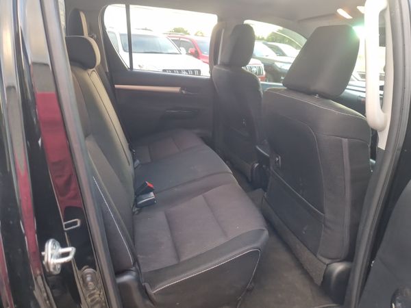 Toyota Hilux 2.4 D4D SR5 With Extras 358340024
