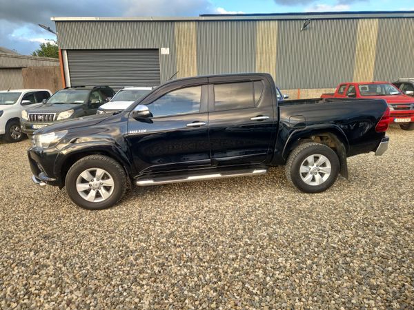 Toyota Hilux 2.4 D4D SR5 With Extras 358340328