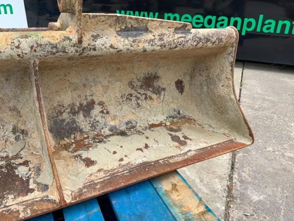 60" STRICKLAND GRADING BUCKET...45mm PINS..689-2 358406347