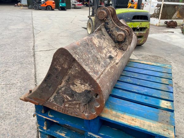60" RHINOX GRADING BUCKET.....45mm PINS.....689. 358406475