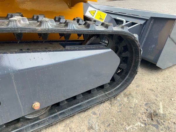 BISON TEK  COMPACT SKID STEER LOADER.....1536. 358411915