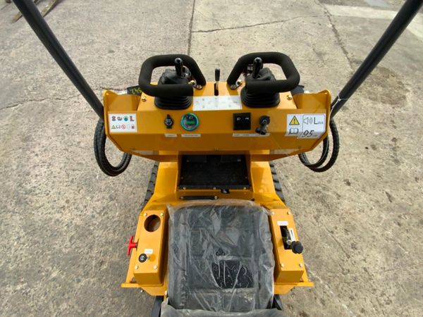 BISON TEK  COMPACT SKID STEER LOADER.....1536. 358411917