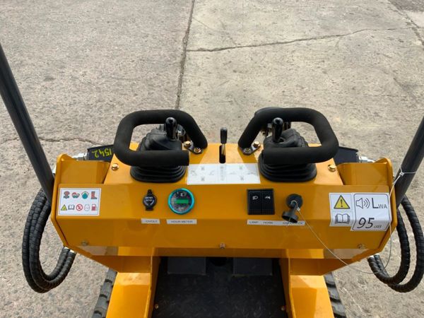 BISON TEK  COMPACT SKID STEER LOADER.....1536. 358411918