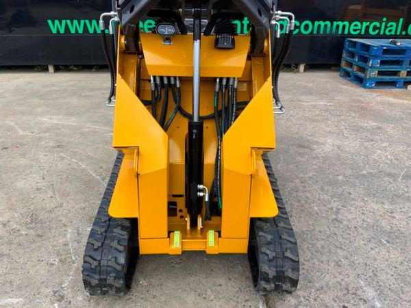 BISON TEK  COMPACT SKID STEER LOADER.....1536. 358411919