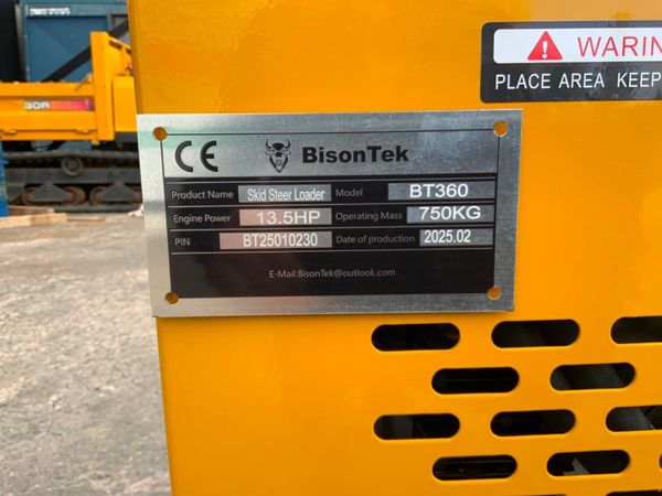 BISON TEK  COMPACT SKID STEER LOADER.....1536. 358411912