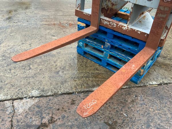 2020 PALLET FORK ATTACHMENT...90mm PINS......3536. 358496200