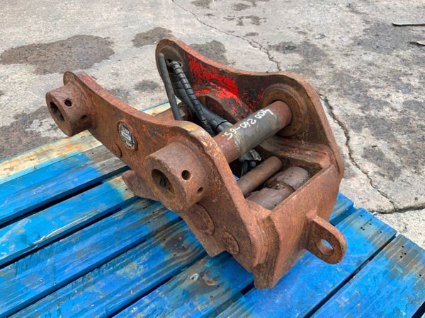 DOUBLE LOCK HYDRAULIC QUICK HITCH....65mm PINS... 358505077