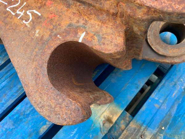 DOUBLE LOCK HYDRAULIC QUICK HITCH....65mm PINS... 358505081